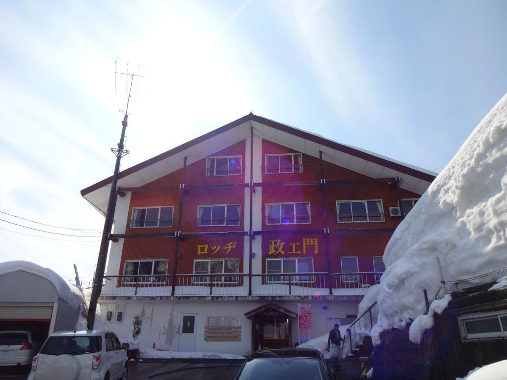 Lodge Masaemon Yuzawa  Exteriör bild